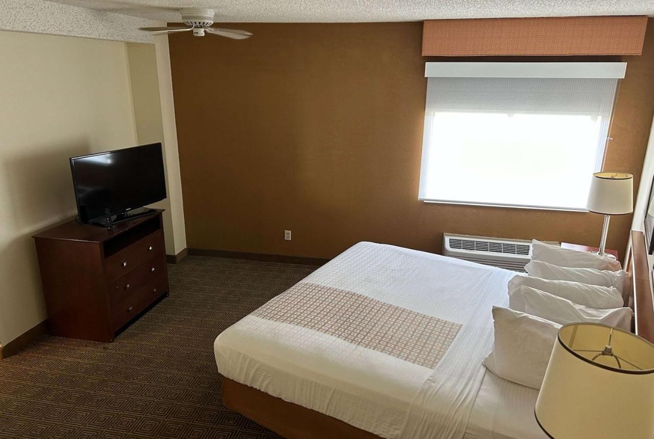 Hotel La Quinta By Wyndham Orlando South à Williamsburg Extérieur photo