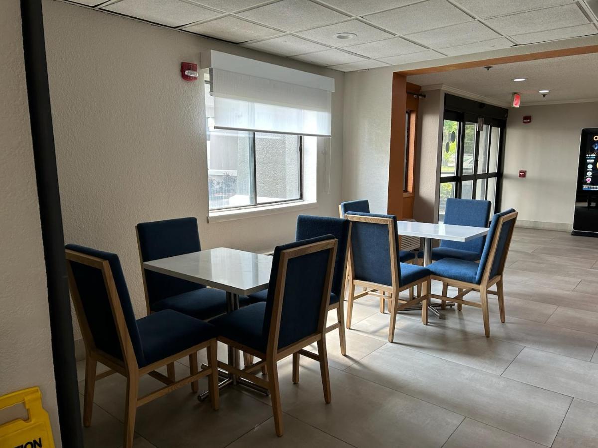 Hotel La Quinta By Wyndham Orlando South à Williamsburg Extérieur photo