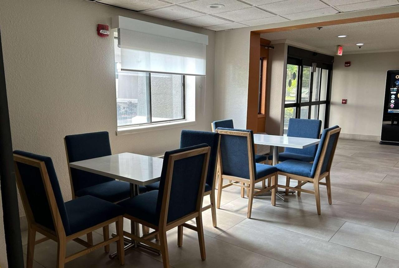 Hotel La Quinta By Wyndham Orlando South à Williamsburg Extérieur photo
