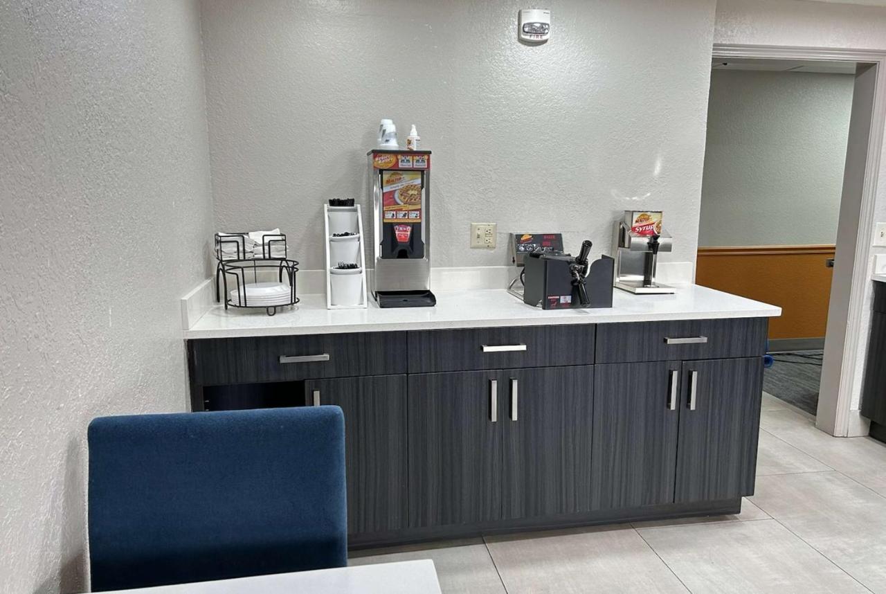 Hotel La Quinta By Wyndham Orlando South à Williamsburg Extérieur photo
